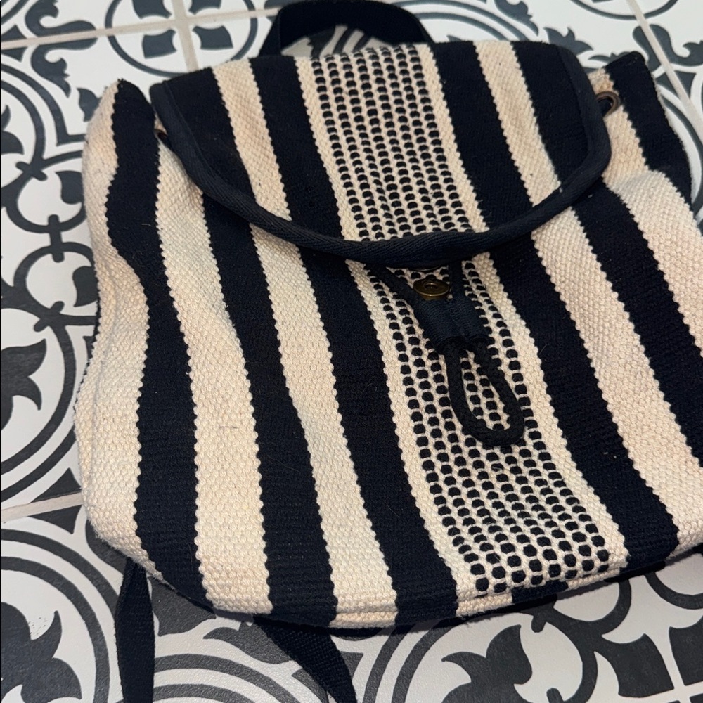 Universal Thread Backpack - image 2